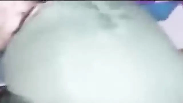 Türk karısının, kocasının arkadaşıyla çektiği ev yapımı video.